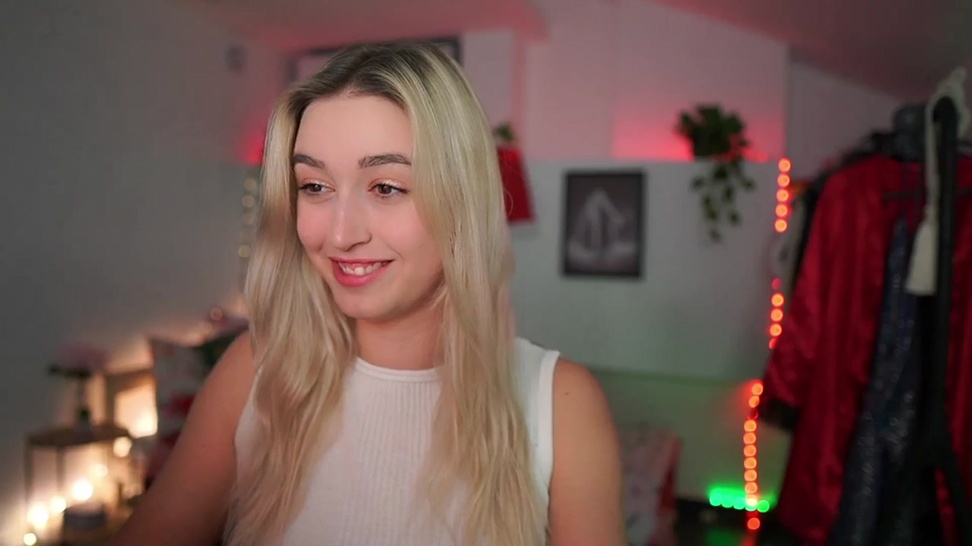 Gallery image thumbnail from Alexis__Texas's myfreecams stream on, 12/10/2024, 20:06 image 17 of 20