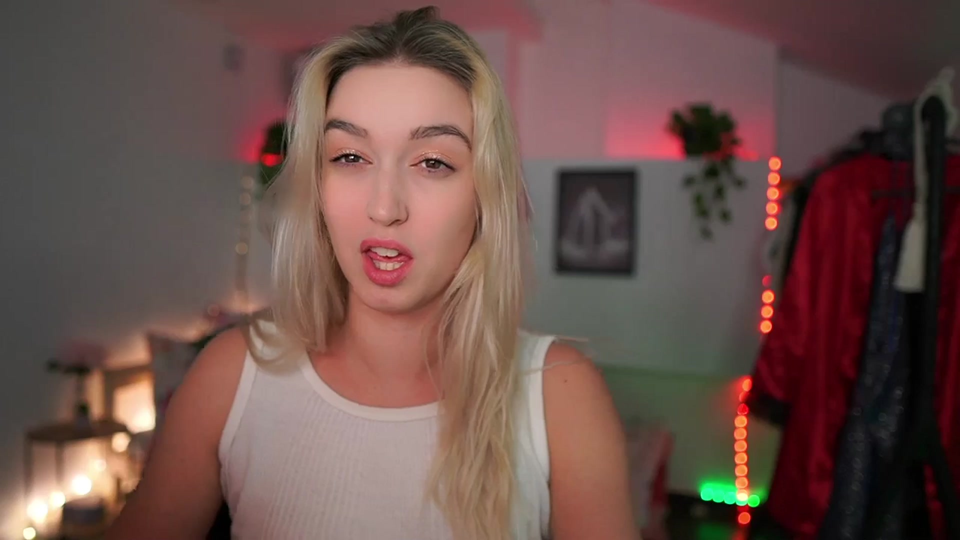 Gallery image thumbnail from Alexis__Texas's myfreecams stream on, 12/10/2024, 21:46 image 12 of 20