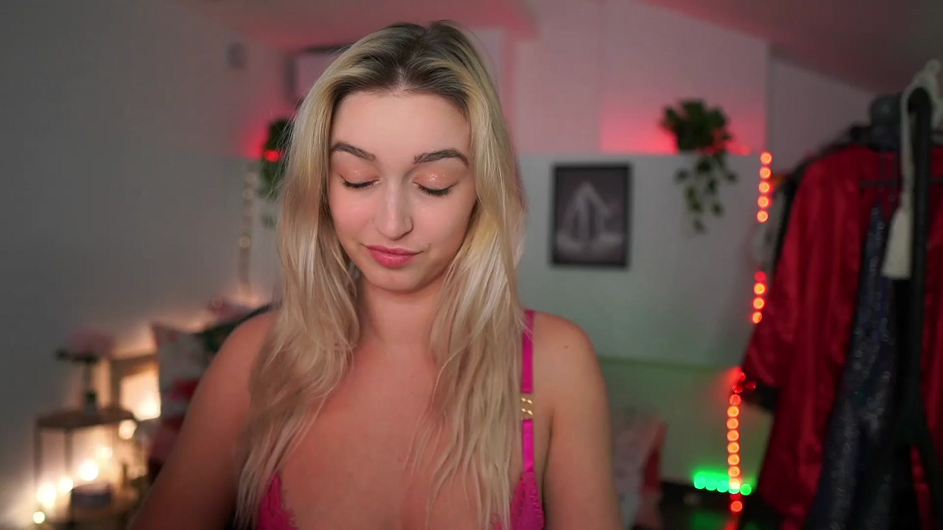 Gallery image thumbnail from Alexis__Texas's myfreecams stream on, 12/11/2024, 24:02 image 9 of 20
