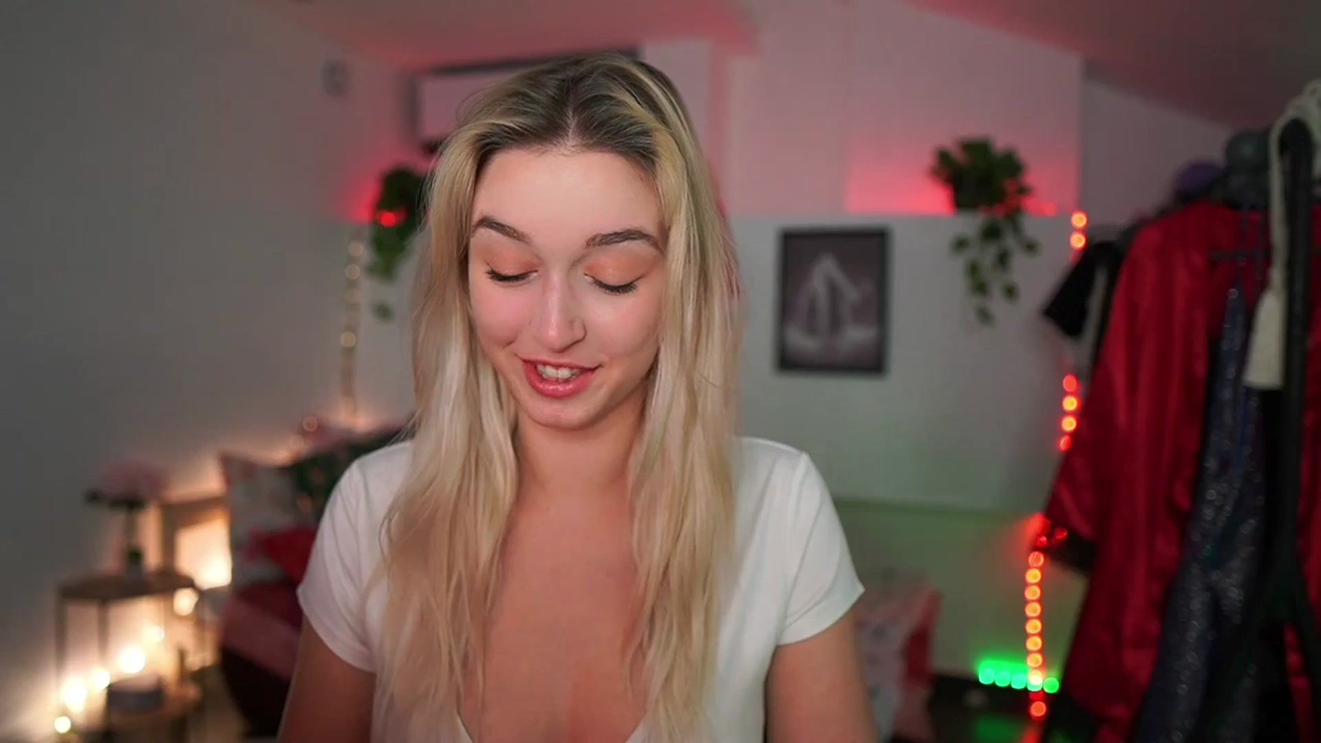 Gallery image thumbnail from Alexis__Texas's myfreecams stream on, 12/11/2024, 21:00 image 13 of 20