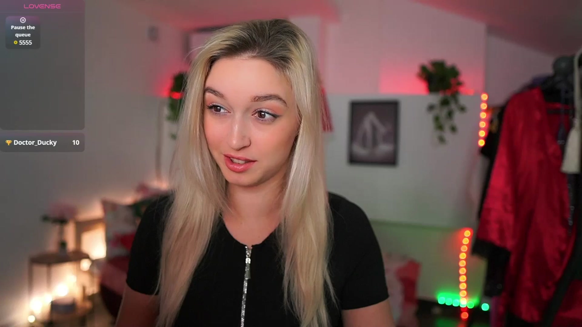 Gallery image thumbnail from Alexis__Texas's myfreecams stream on, 12/13/2024, 19:57 image 5 of 20