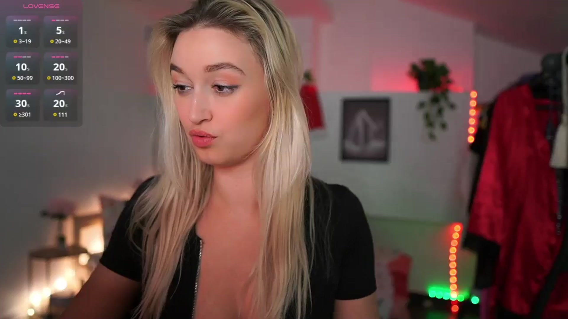 Gallery image thumbnail from Alexis__Texas's myfreecams stream on, 12/13/2024, 21:35 image 16 of 20