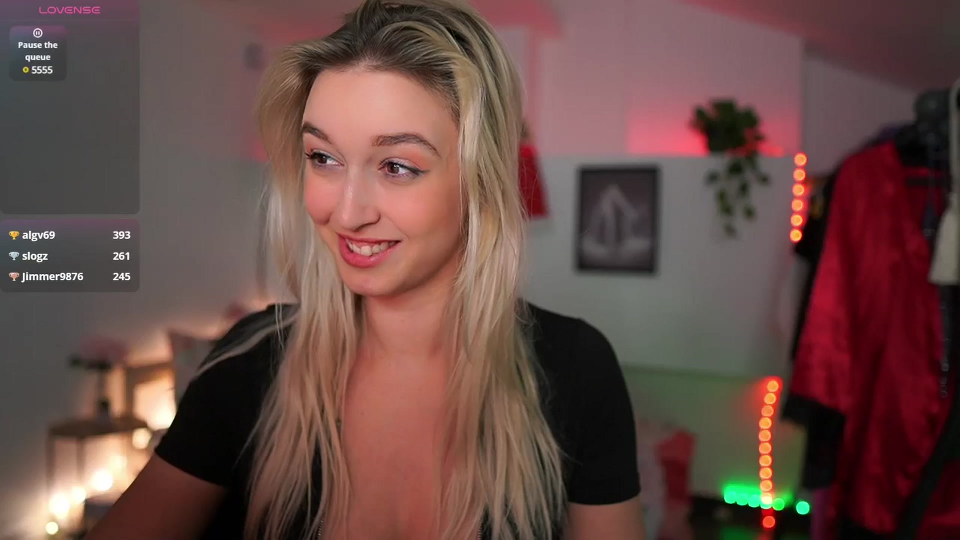 Gallery image thumbnail from Alexis__Texas's myfreecams stream on, 12/13/2024, 21:35 image 10 of 20