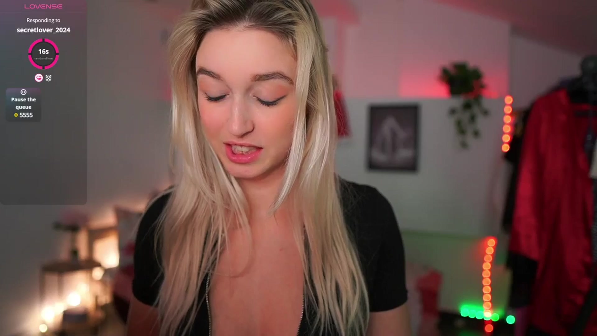 Gallery image thumbnail from Alexis__Texas's myfreecams stream on, 12/14/2024, 24:27 image 20 of 20