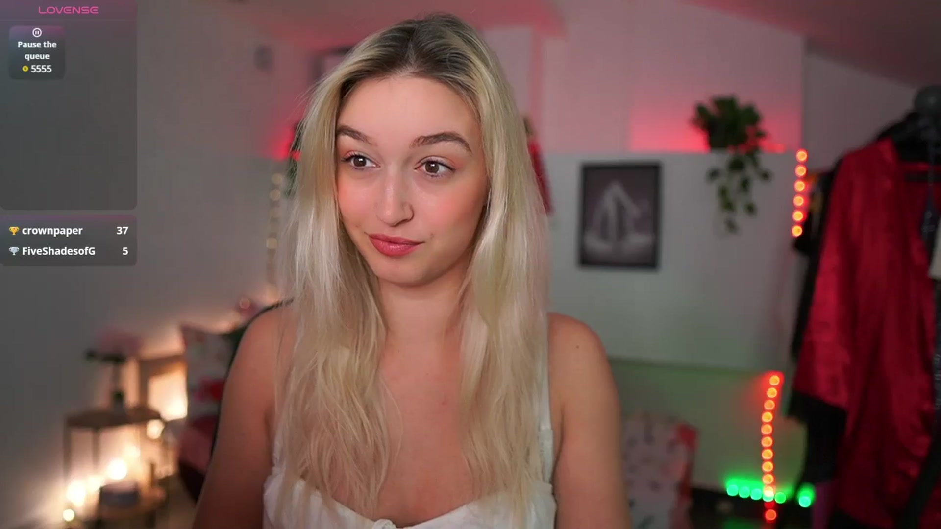 Gallery image thumbnail from Alexis__Texas's myfreecams stream on, 12/14/2024, 14:38 image 8 of 20