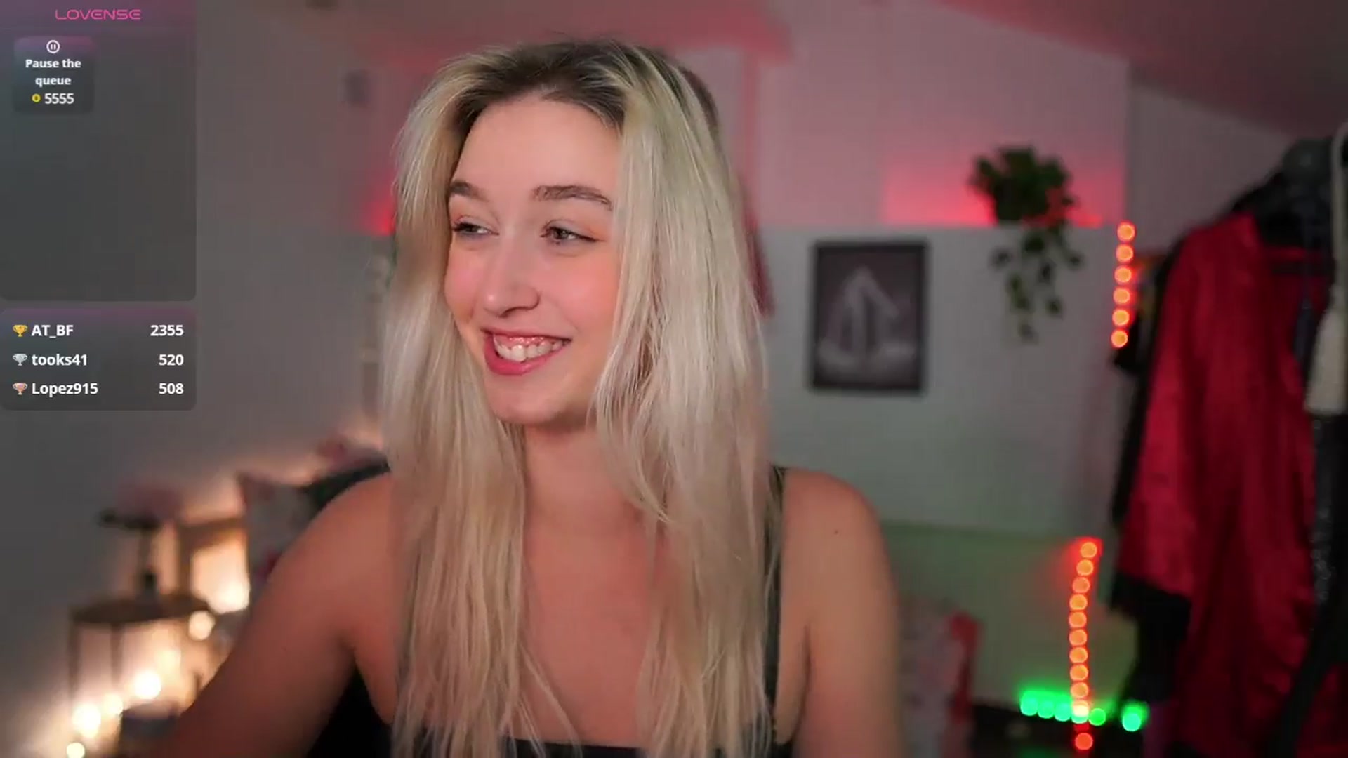 Gallery image thumbnail from Alexis__Texas's myfreecams stream on, 12/14/2024, 19:03 image 12 of 20