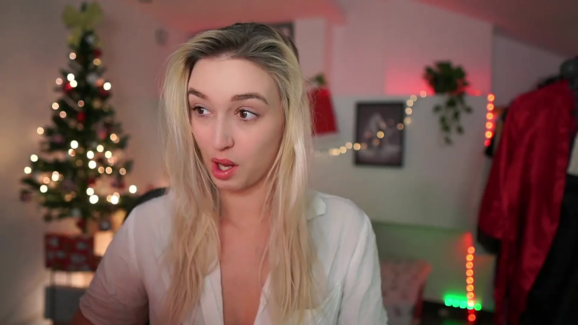 Gallery image thumbnail from Alexis__Texas's myfreecams stream on, 12/17/2024, 21:39 image 12 of 20