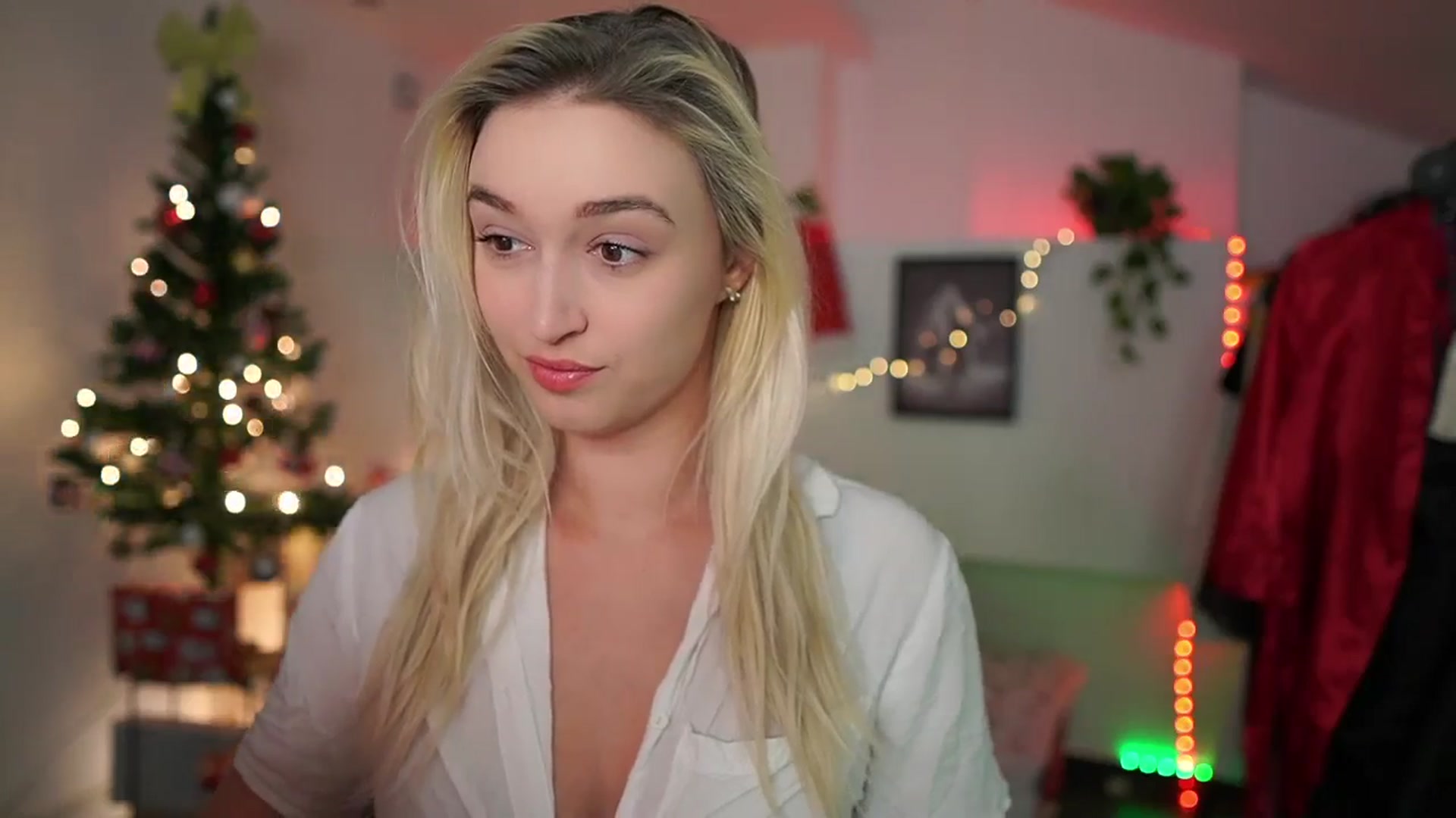 Gallery image thumbnail from Alexis__Texas's myfreecams stream on, 12/17/2024, 21:39 image 5 of 20
