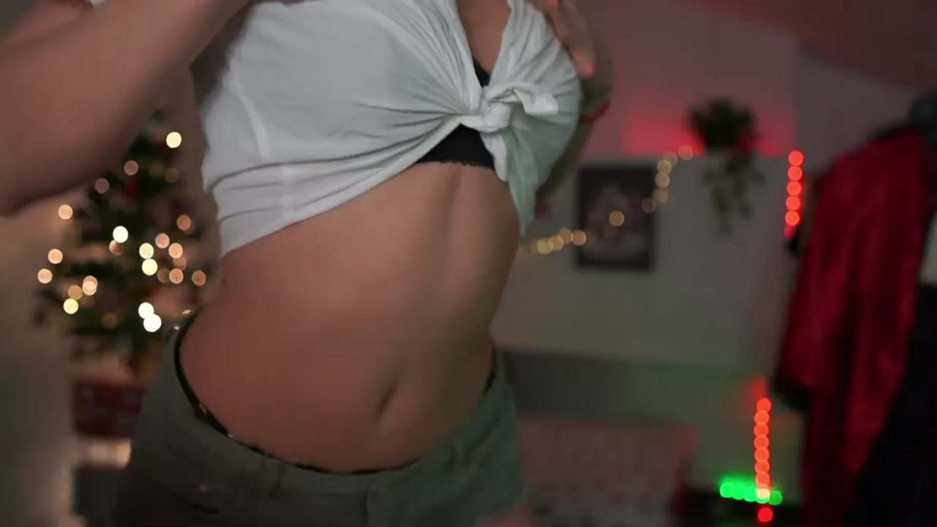 Gallery image thumbnail from Alexis__Texas's myfreecams stream on, 12/17/2024, 21:39 image 10 of 20