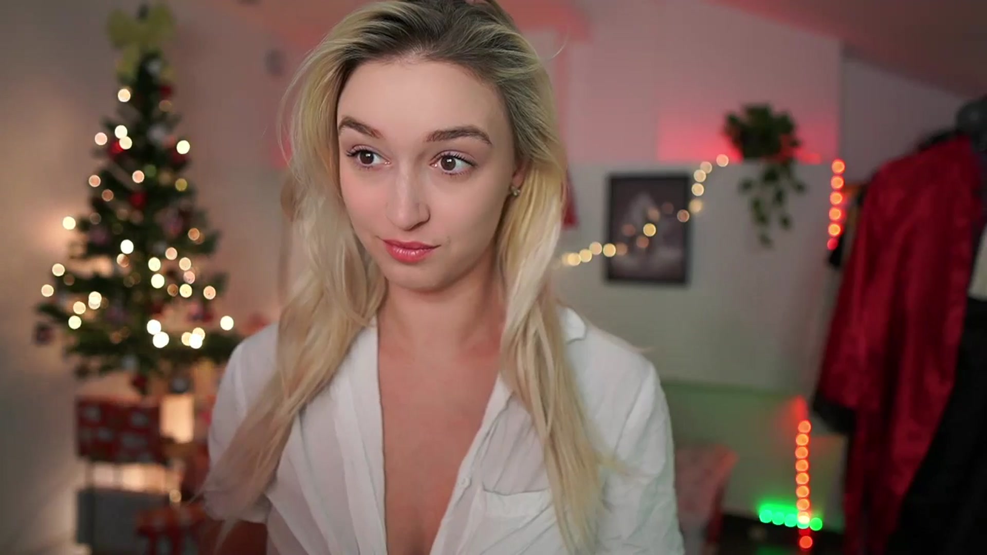 Gallery image thumbnail from Alexis__Texas's myfreecams stream on, 12/17/2024, 21:39 image 4 of 20