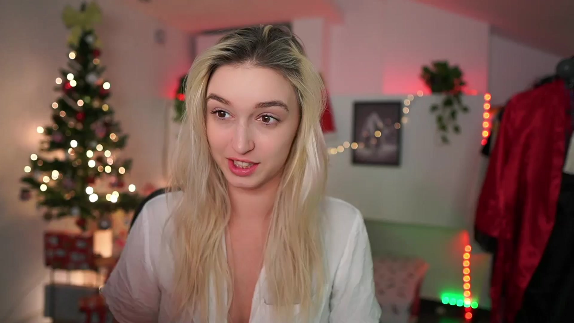Gallery image thumbnail from Alexis__Texas's myfreecams stream on, 12/17/2024, 22:07 image 12 of 20
