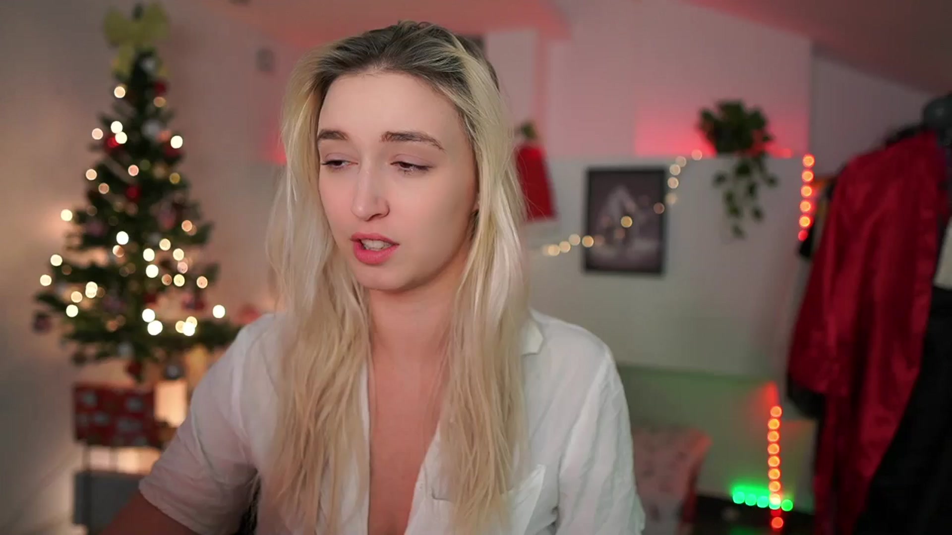 Gallery image thumbnail from Alexis__Texas's myfreecams stream on, 12/17/2024, 22:07 image 1 of 20
