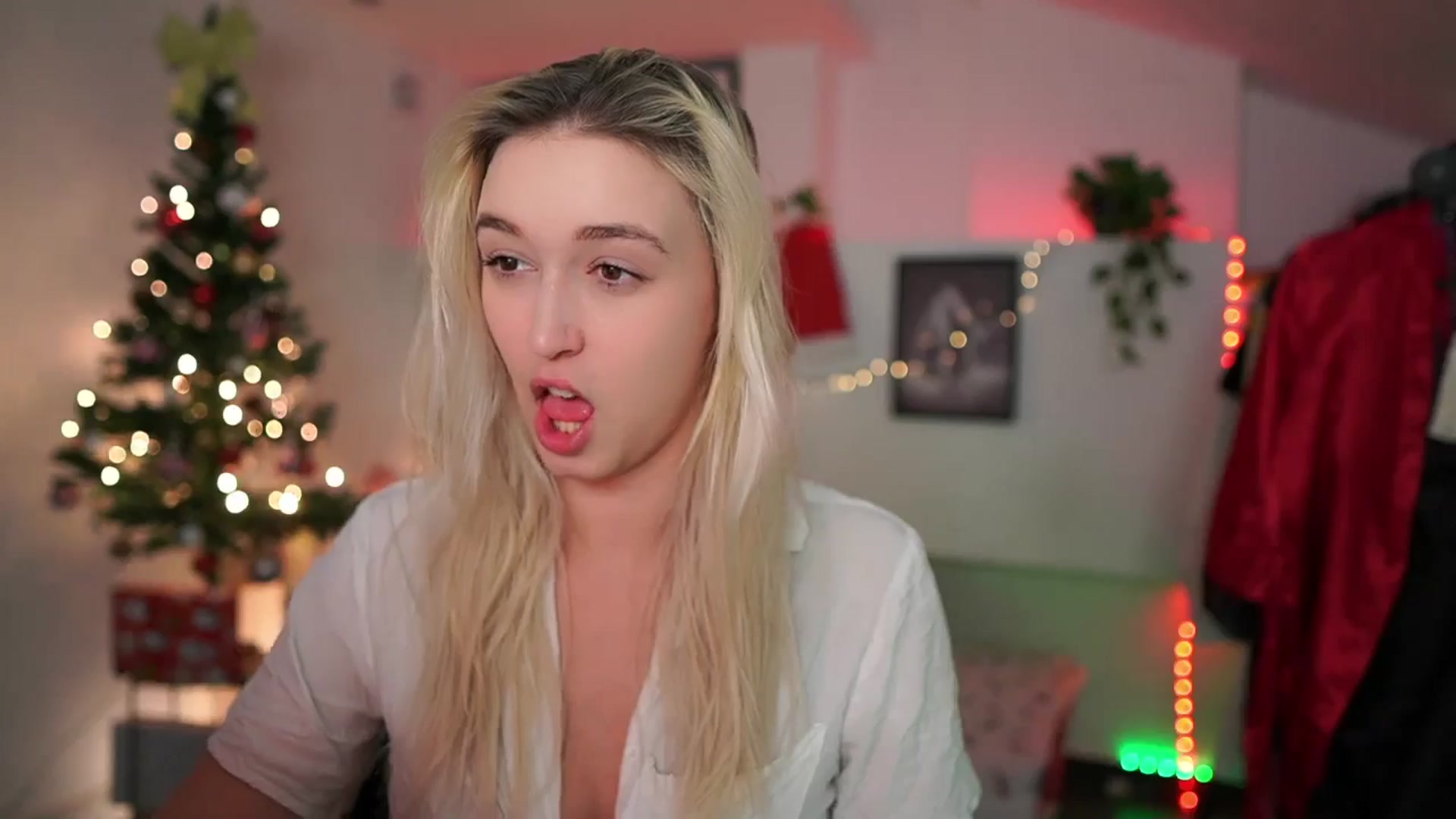 Gallery image thumbnail from Alexis__Texas's myfreecams stream on, 12/17/2024, 22:07 image 8 of 20