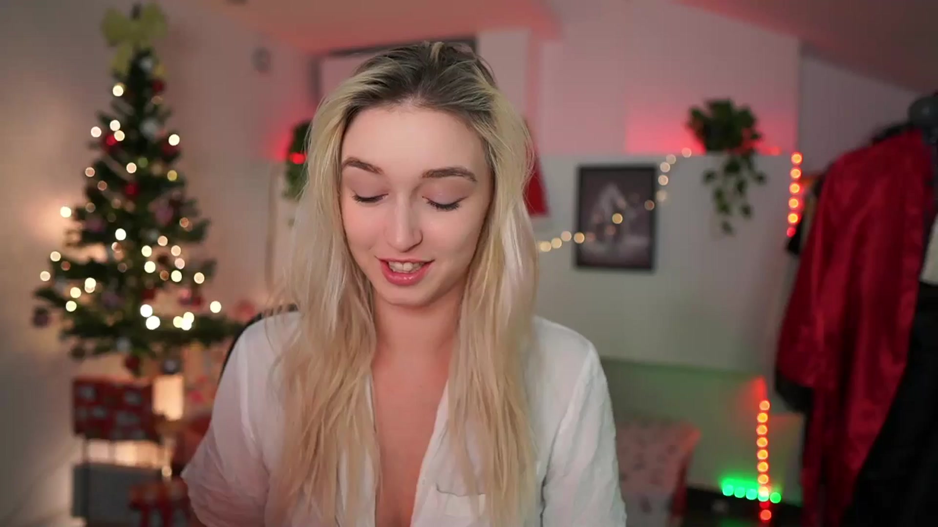 Gallery image thumbnail from Alexis__Texas's myfreecams stream on, 12/17/2024, 22:07 image 16 of 20