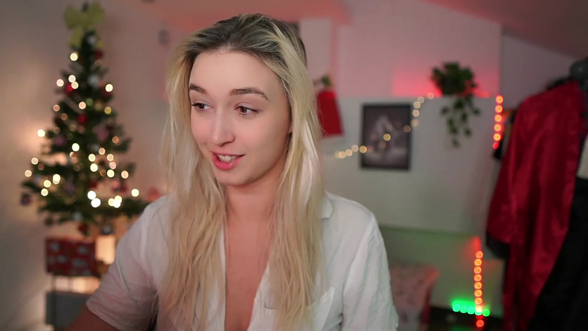 Gallery image thumbnail from Alexis__Texas's myfreecams stream on, 12/17/2024, 22:07 image 2 of 20
