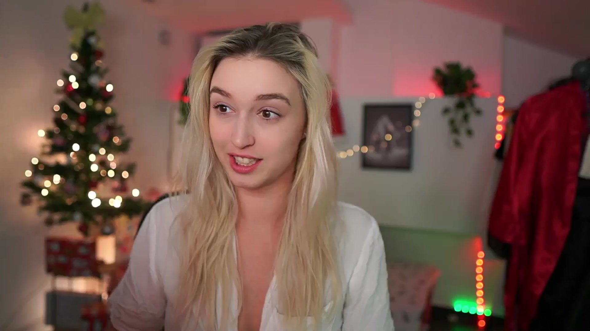 Gallery image thumbnail from Alexis__Texas's myfreecams stream on, 12/17/2024, 22:07 image 14 of 20