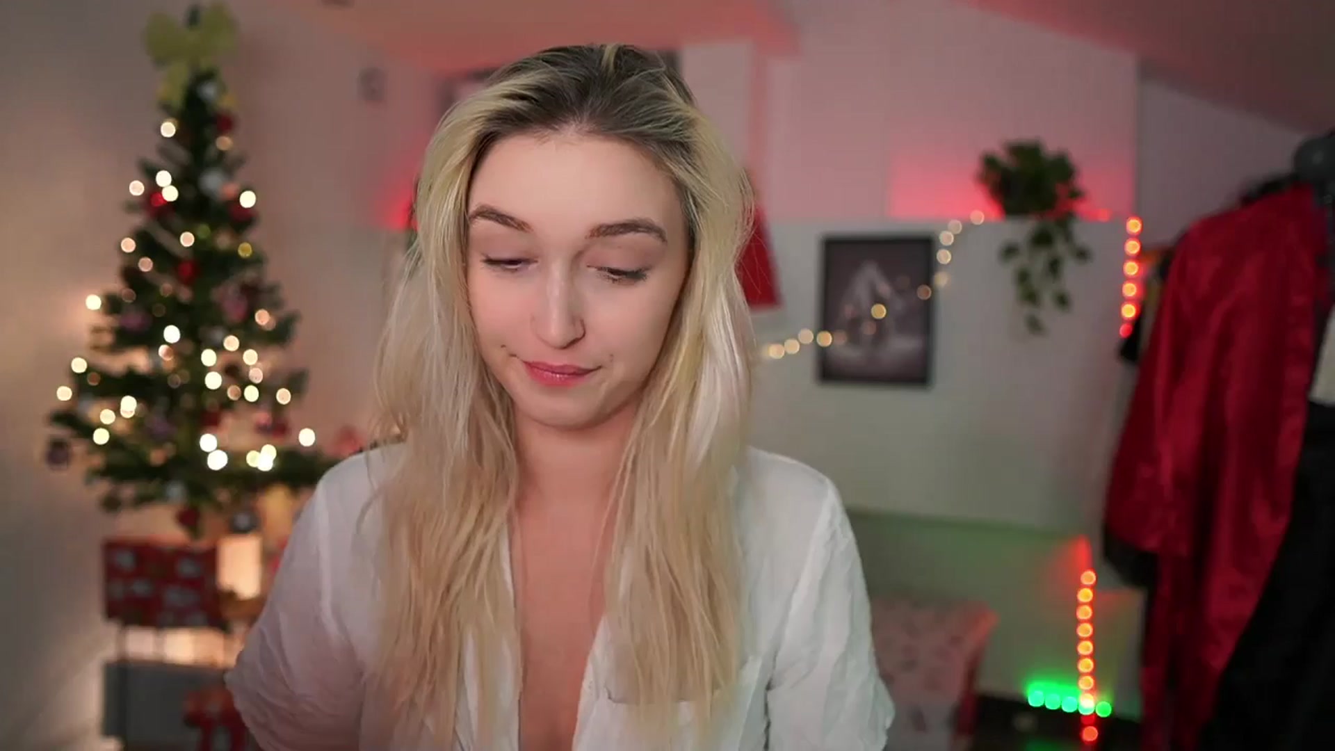 Gallery image thumbnail from Alexis__Texas's myfreecams stream on, 12/17/2024, 22:07 image 9 of 20