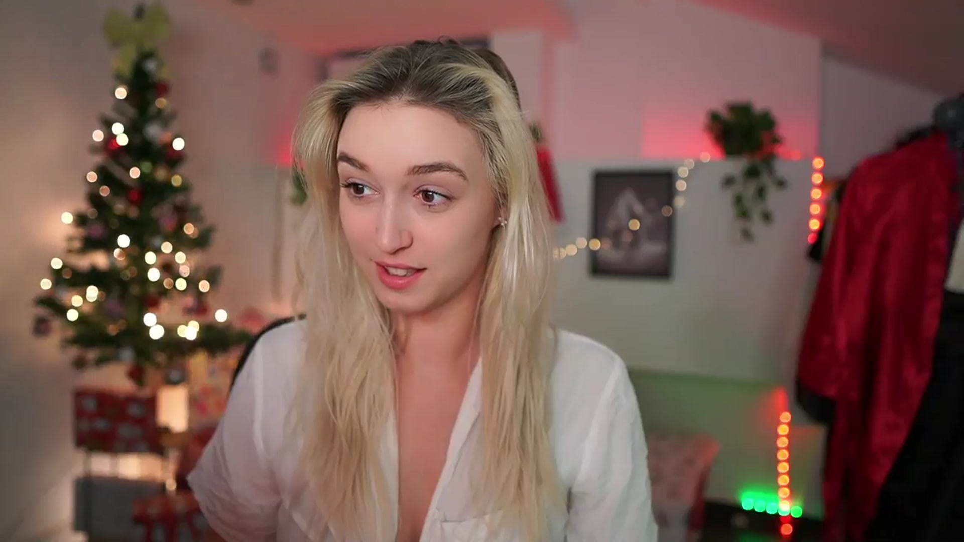 Gallery image thumbnail from Alexis__Texas's myfreecams stream on, 12/17/2024, 23:52 image 2 of 20