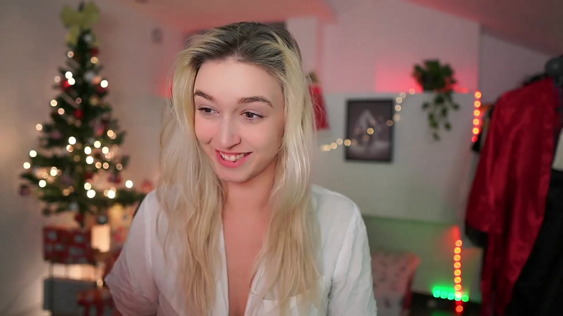 Gallery image thumbnail from Alexis__Texas's myfreecams stream on, 12/17/2024, 23:52 image 5 of 20