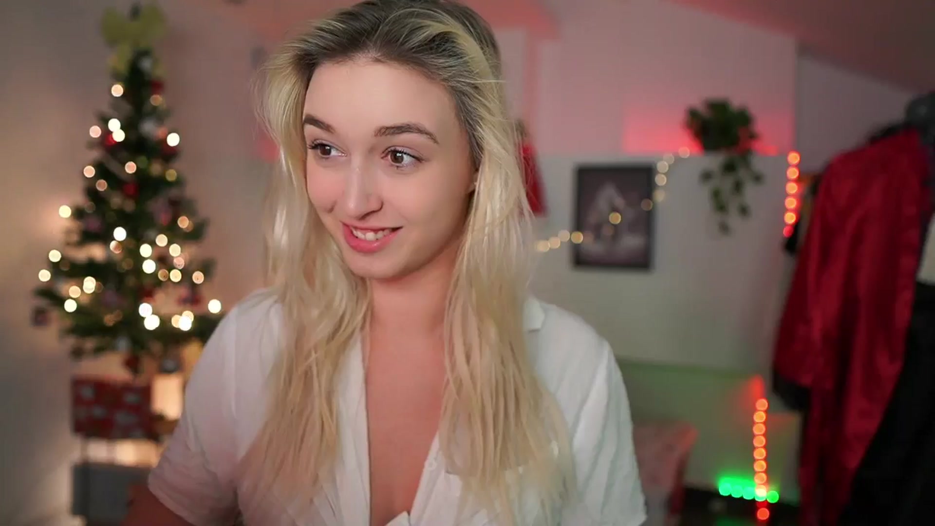 Gallery image thumbnail from Alexis__Texas's myfreecams stream on, 12/17/2024, 23:52 image 10 of 20