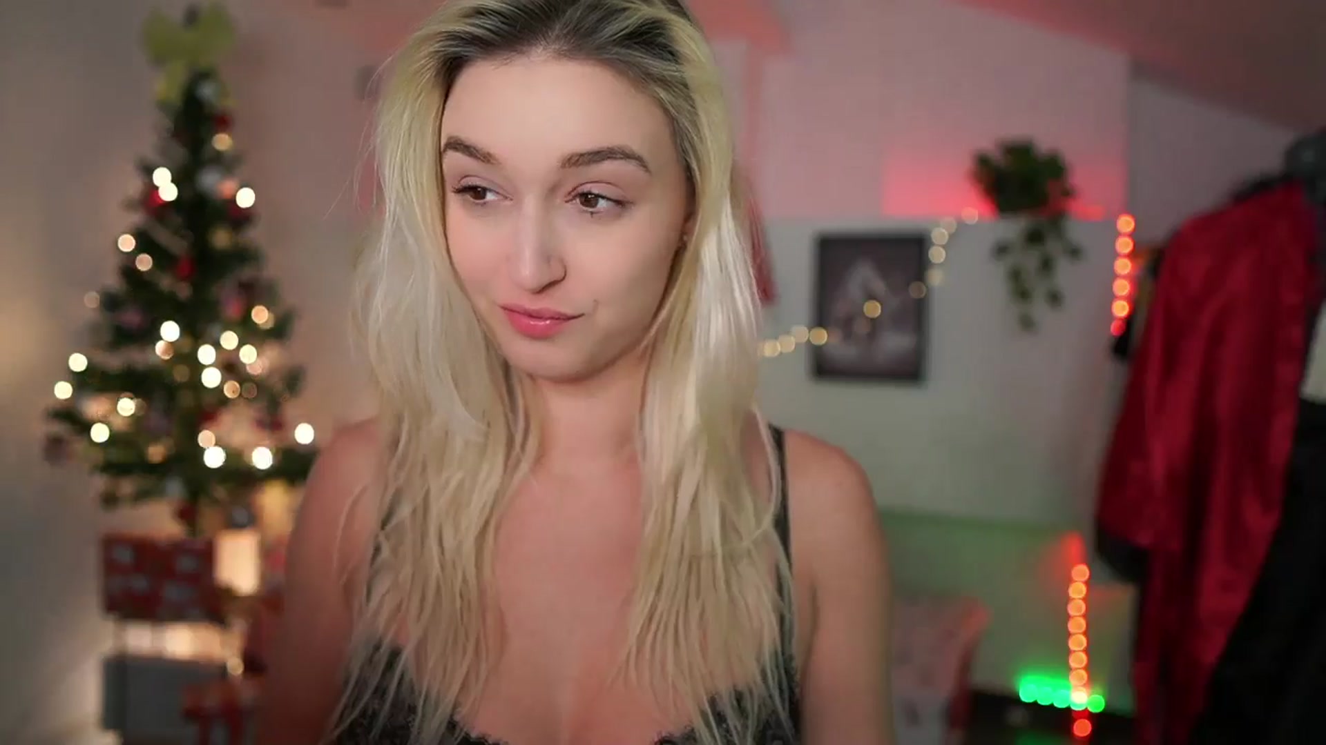 Gallery image thumbnail from Alexis__Texas's myfreecams stream on, 12/17/2024, 23:52 image 16 of 20