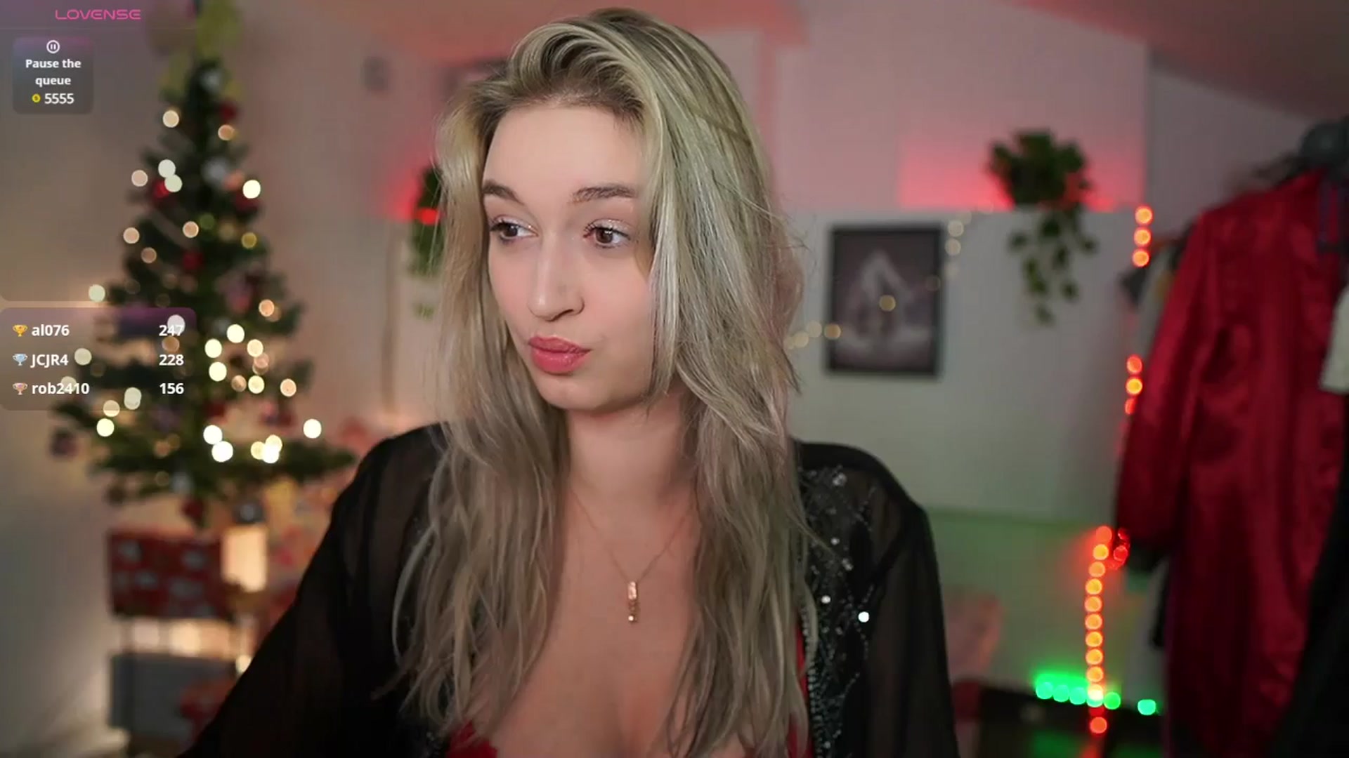 Gallery image thumbnail from Alexis__Texas's myfreecams stream on, 12/21/2024, 15:49 image 16 of 20