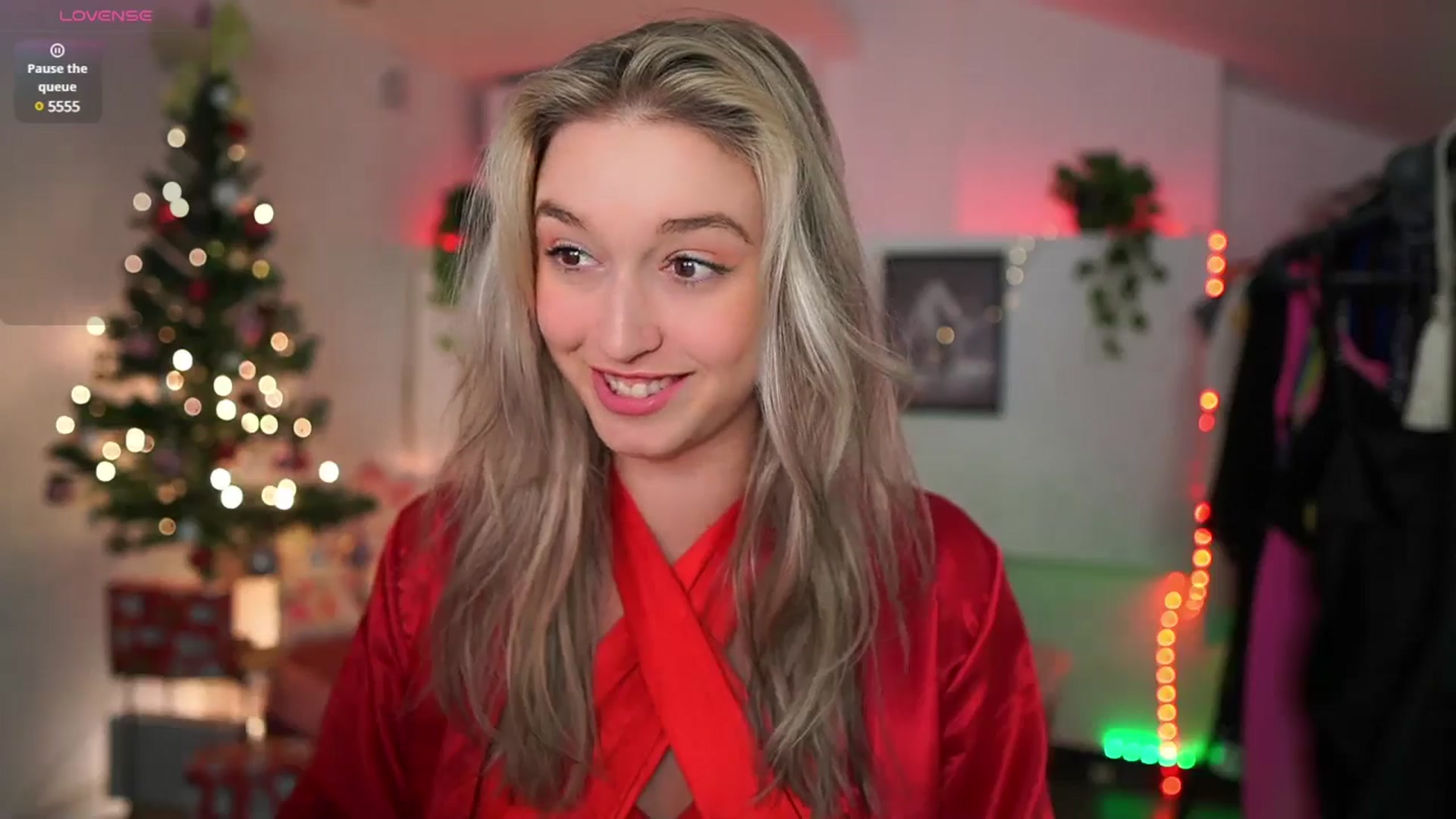 Gallery image thumbnail from Alexis__Texas's myfreecams stream on, 12/22/2024, 23:30 image 2 of 20
