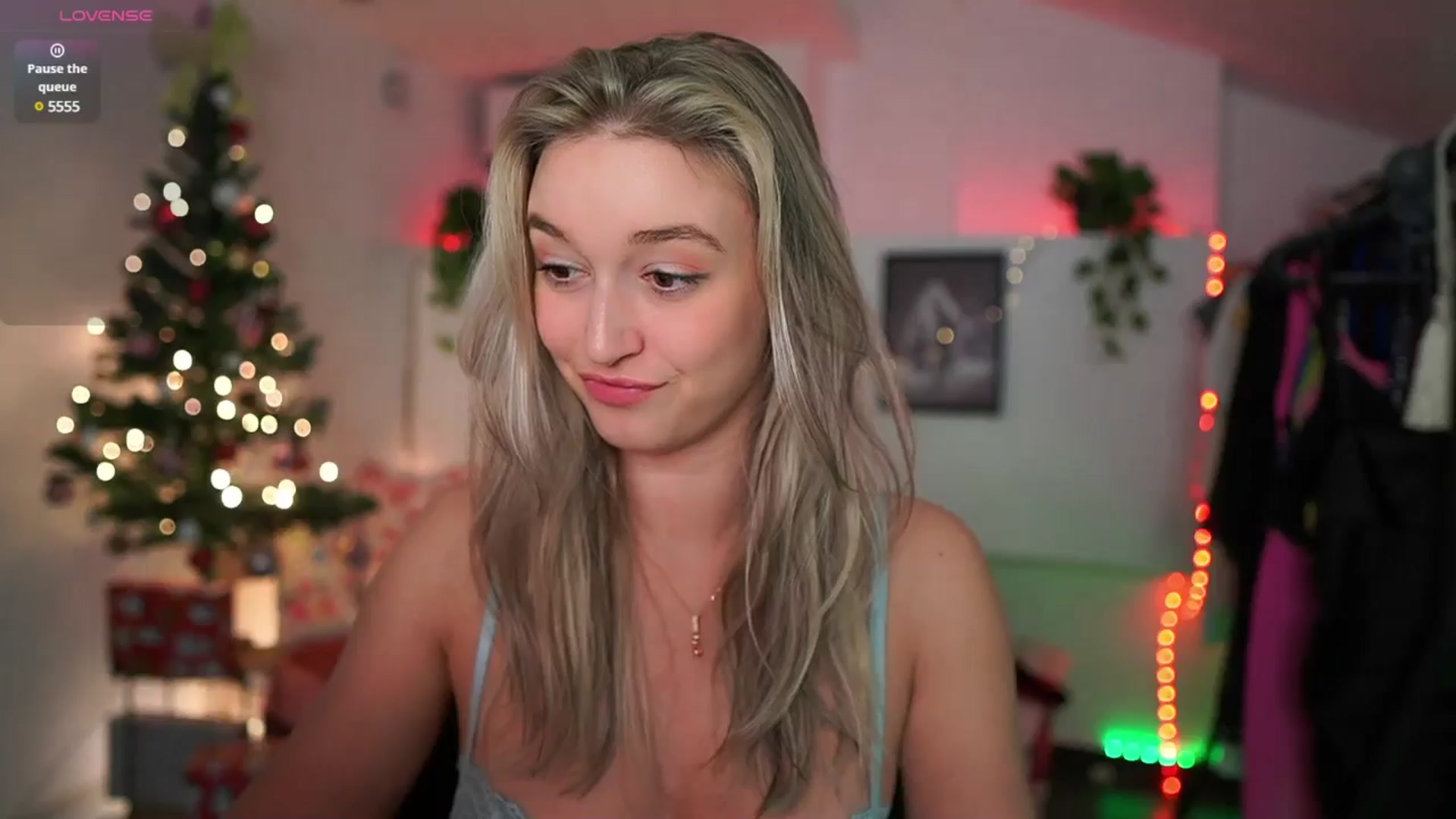 Gallery image thumbnail from Alexis__Texas's myfreecams stream on, 12/22/2024, 23:30 image 14 of 20