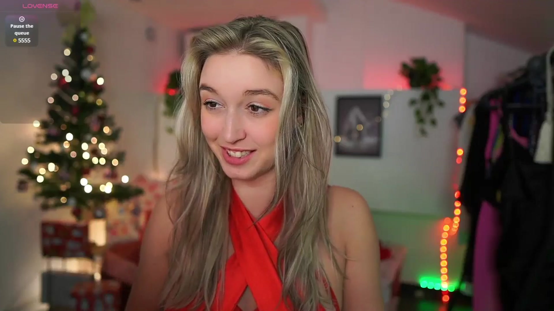 Gallery image thumbnail from Alexis__Texas's myfreecams stream on, 12/23/2024, 24:16 image 13 of 20