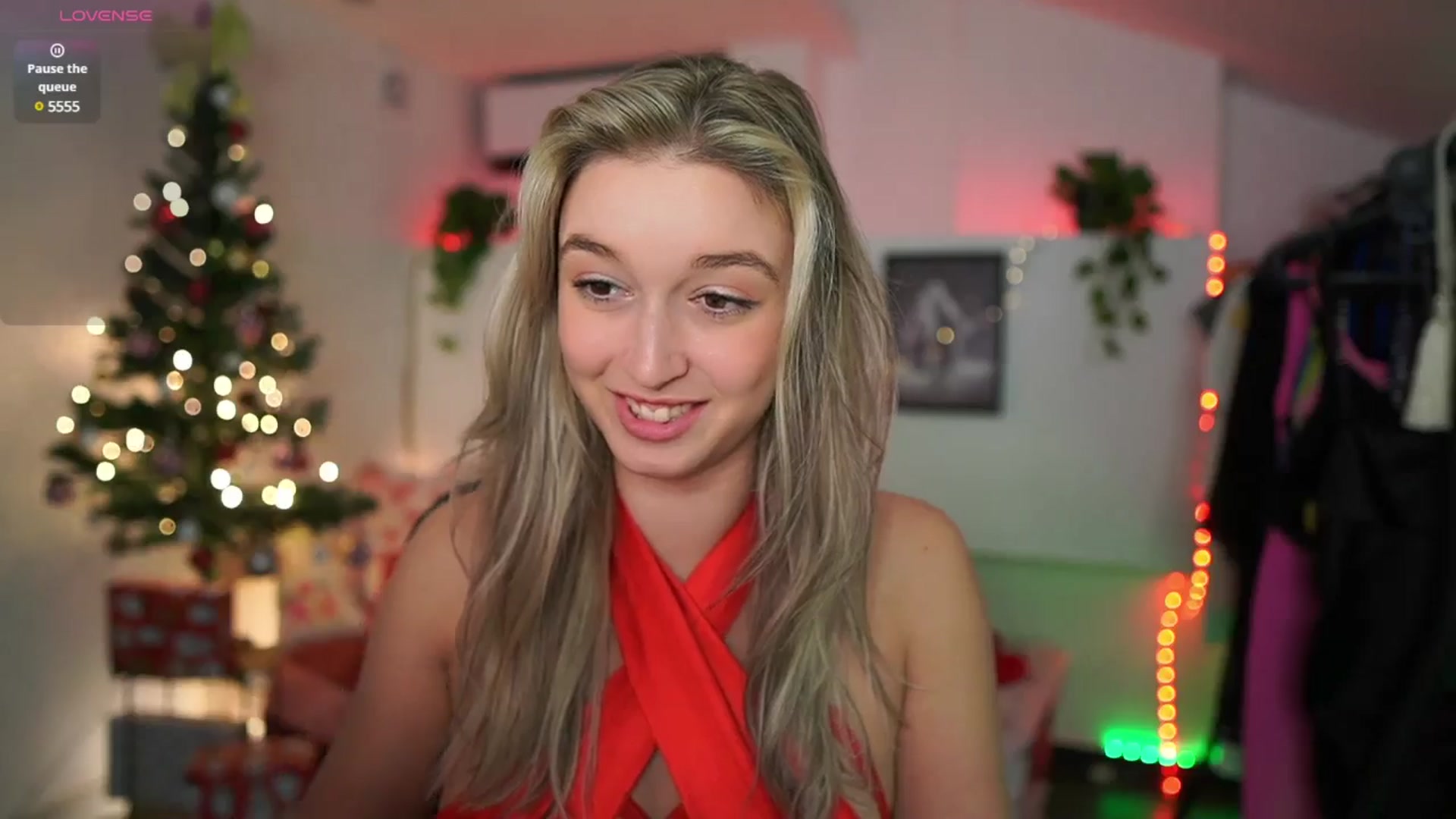 Gallery image thumbnail from Alexis__Texas's myfreecams stream on, 12/23/2024, 24:16 image 9 of 20