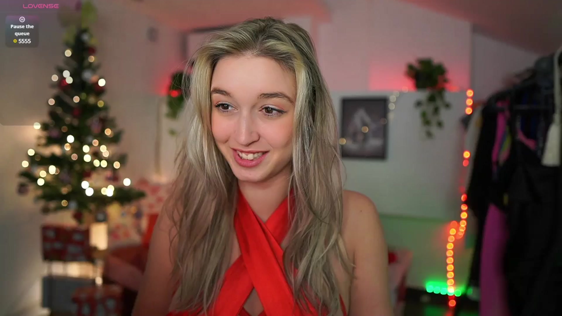 Gallery image thumbnail from Alexis__Texas's myfreecams stream on, 12/23/2024, 24:16 image 1 of 20