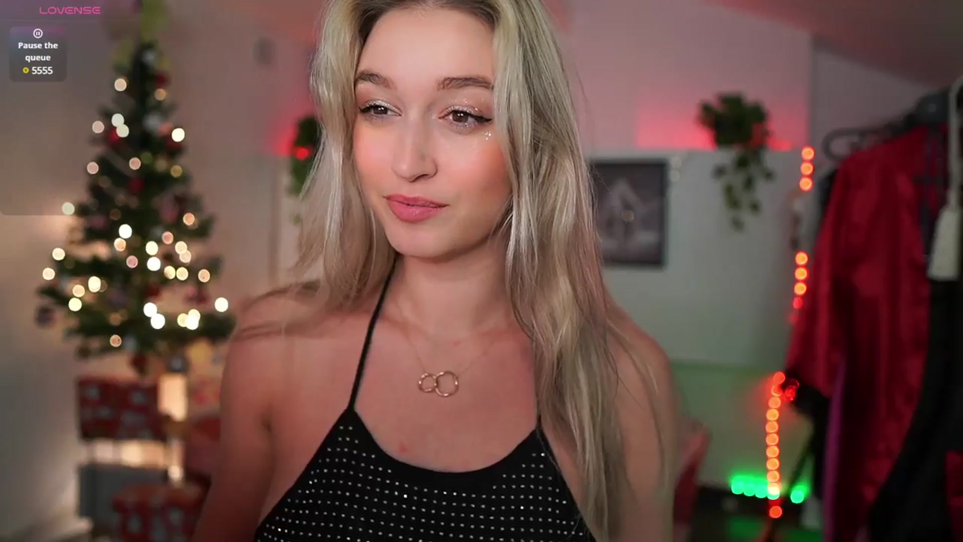 Gallery image thumbnail from Alexis__Texas's myfreecams stream on, 12/31/2024, 16:22 image 7 of 20