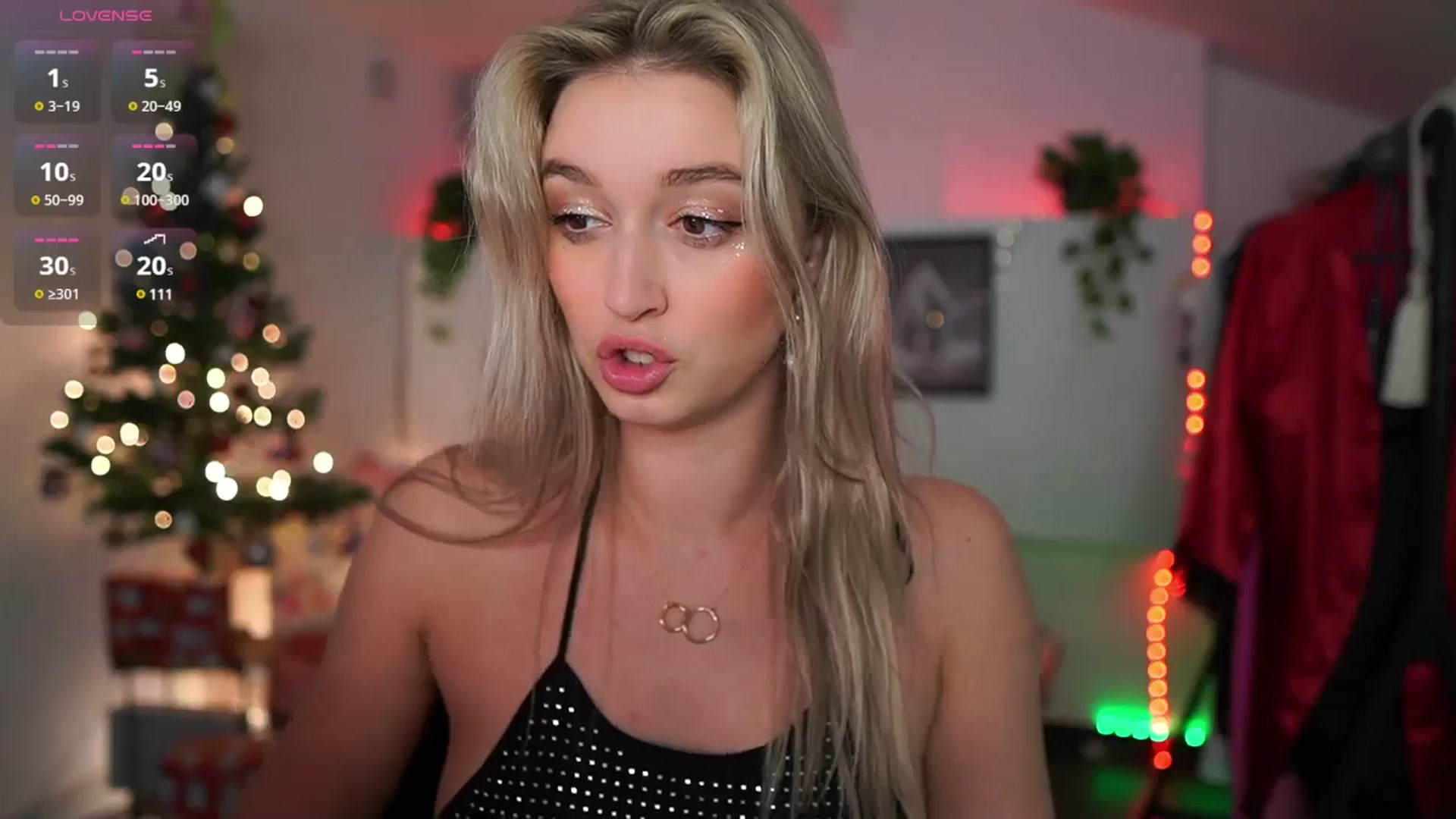 Gallery image thumbnail from Alexis__Texas's myfreecams stream on, 12/31/2024, 19:07 image 18 of 20