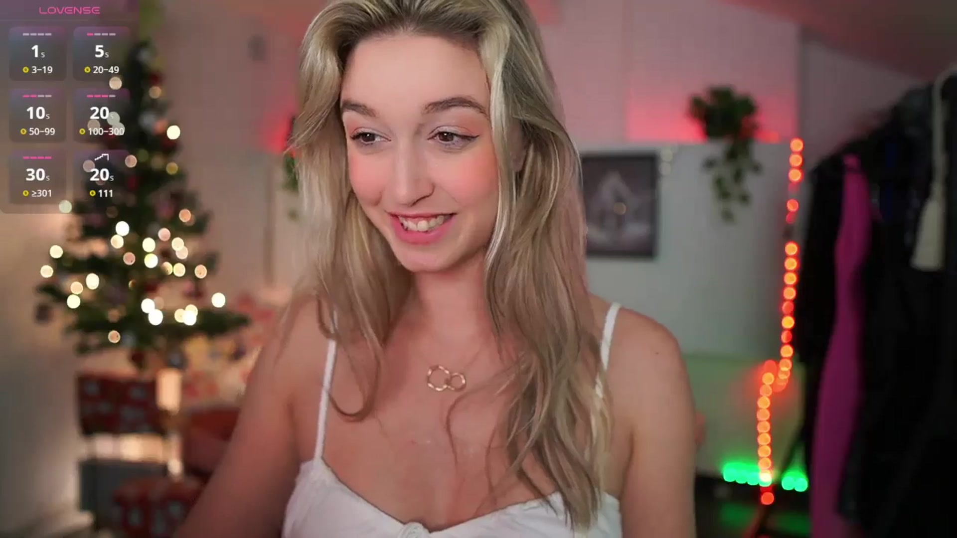Gallery image thumbnail from Alexis__Texas's myfreecams stream on, 01/06/2025, 24:00 image 17 of 20