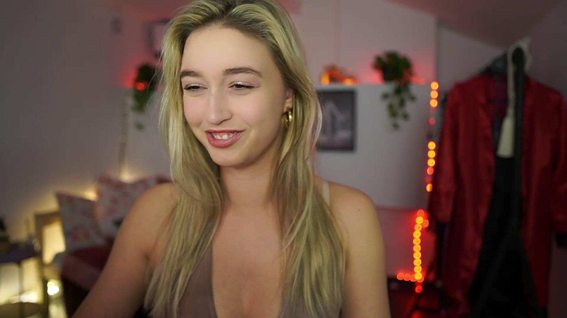 Gallery image thumbnail from Alexis__Texas's myfreecams stream on, 01/07/2025, 21:23 image 14 of 20
