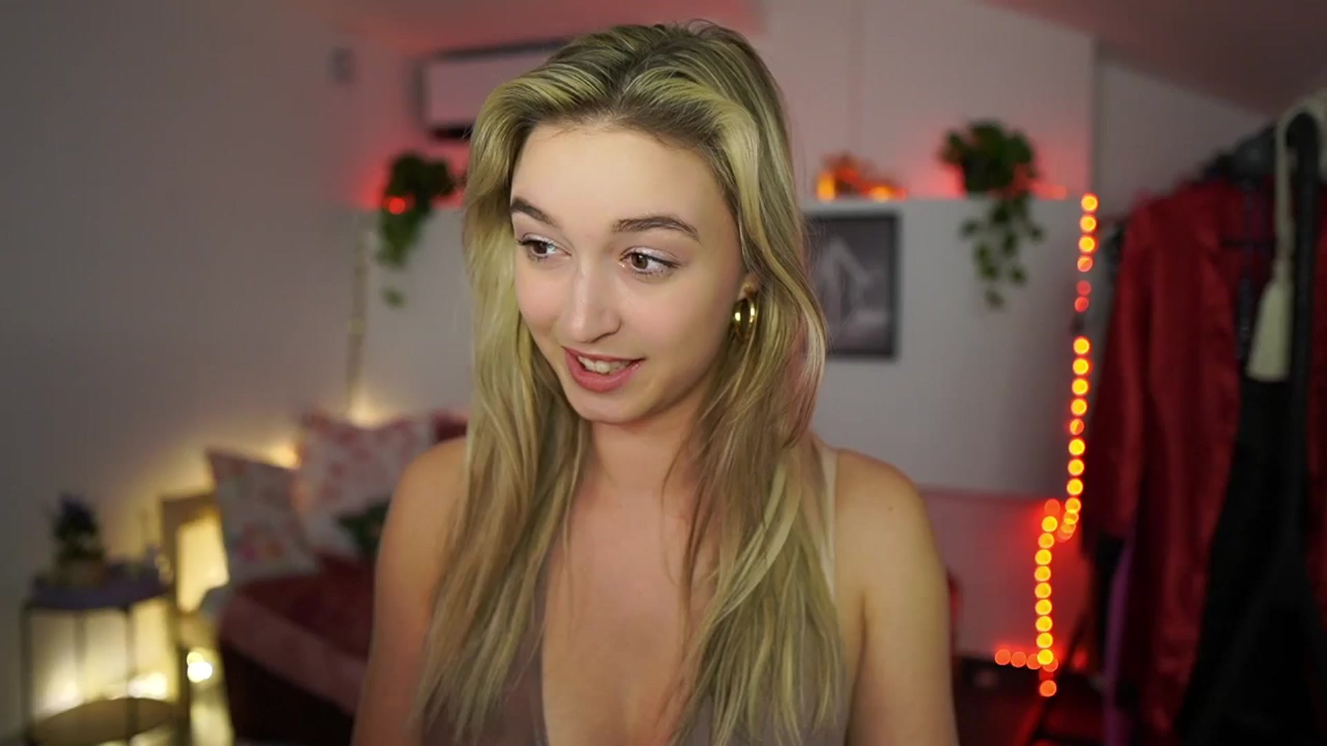 Gallery image thumbnail from Alexis__Texas's myfreecams stream on, 01/07/2025, 23:51 image 7 of 20