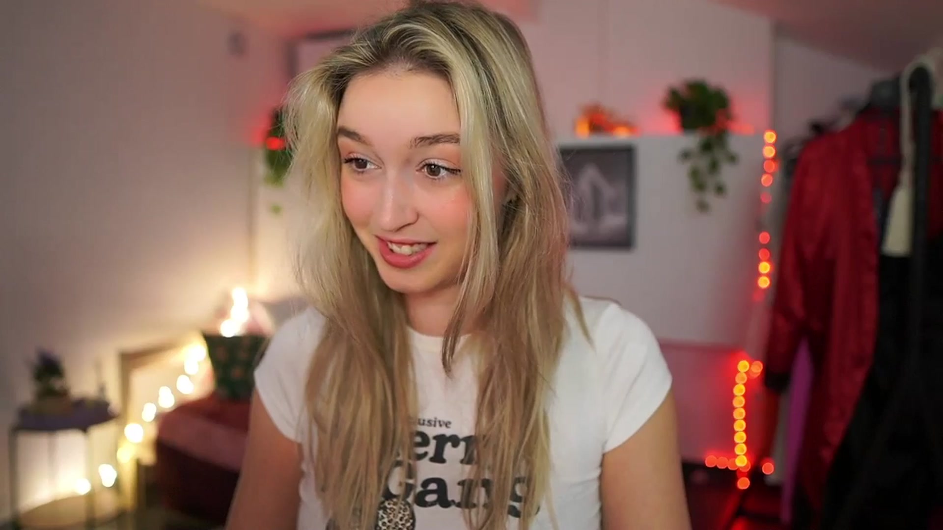 Gallery image thumbnail from Alexis__Texas's myfreecams stream on, 01/17/2025, 19:46 image 3 of 20