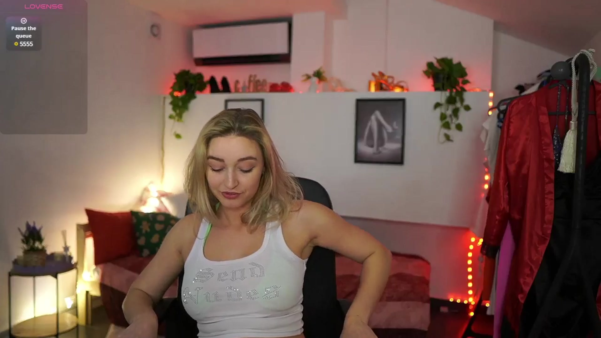 Gallery image thumbnail from Alexis__Texas's myfreecams stream on, 01/21/2025, 21:04 image 11 of 20