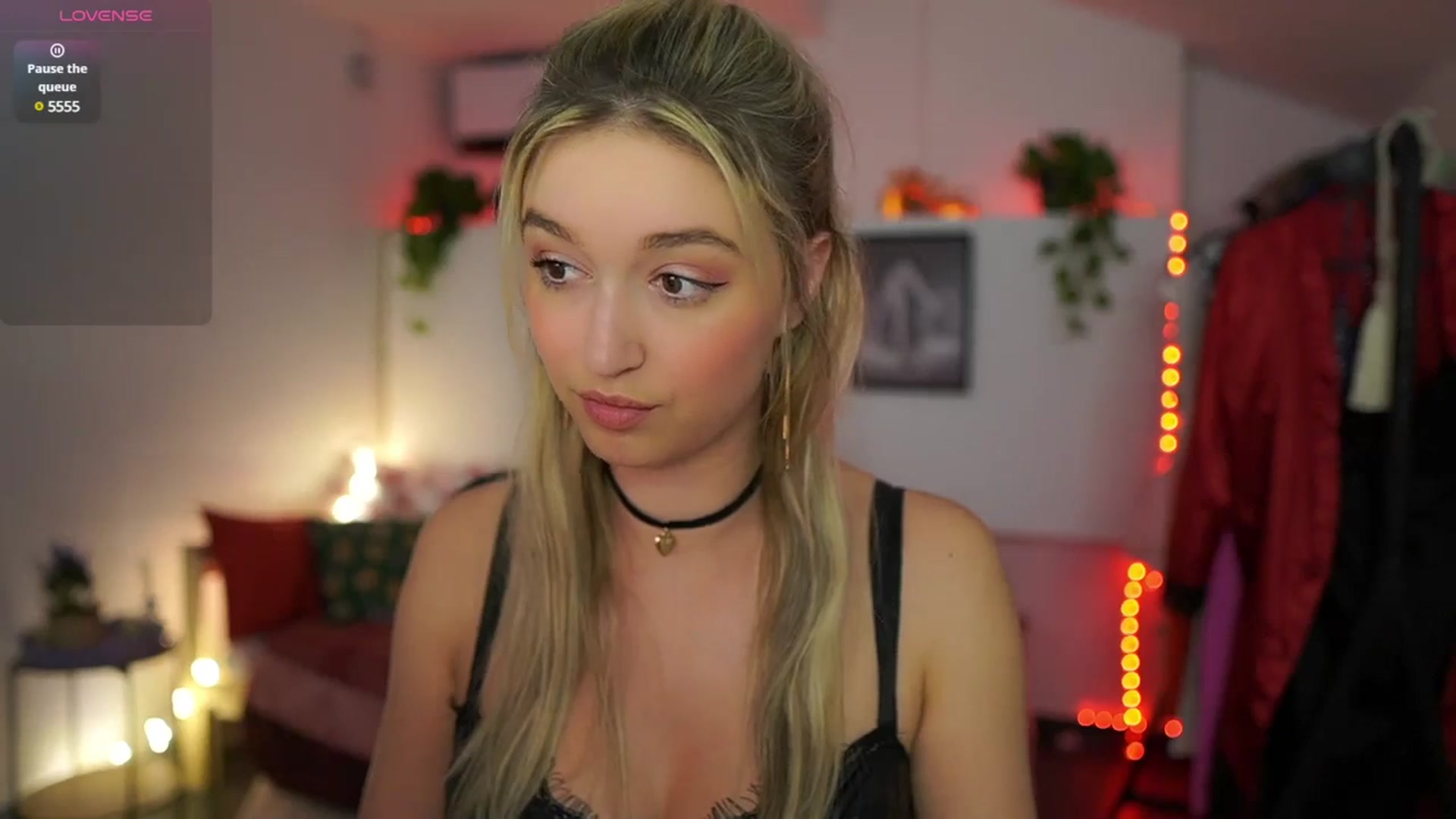 Gallery image thumbnail from Alexis__Texas's myfreecams stream on, 01/24/2025, 21:48 image 5 of 20