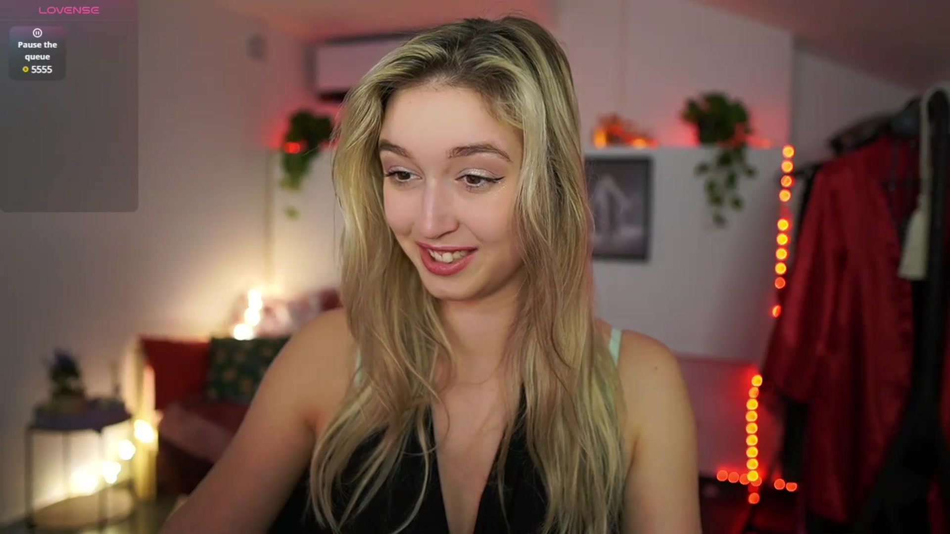 Gallery image thumbnail from Alexis__Texas's myfreecams stream on, 01/29/2025, 21:40 image 12 of 20