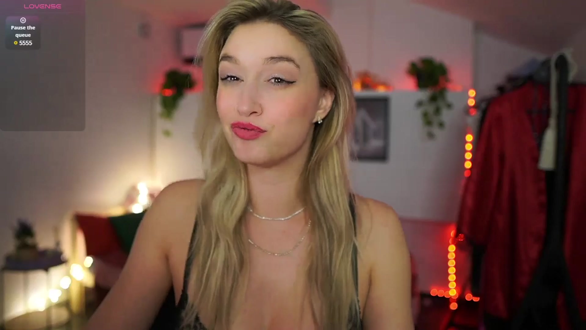 Gallery image thumbnail from Alexis__Texas's myfreecams stream on, 02/02/2025, 23:59 image 4 of 20