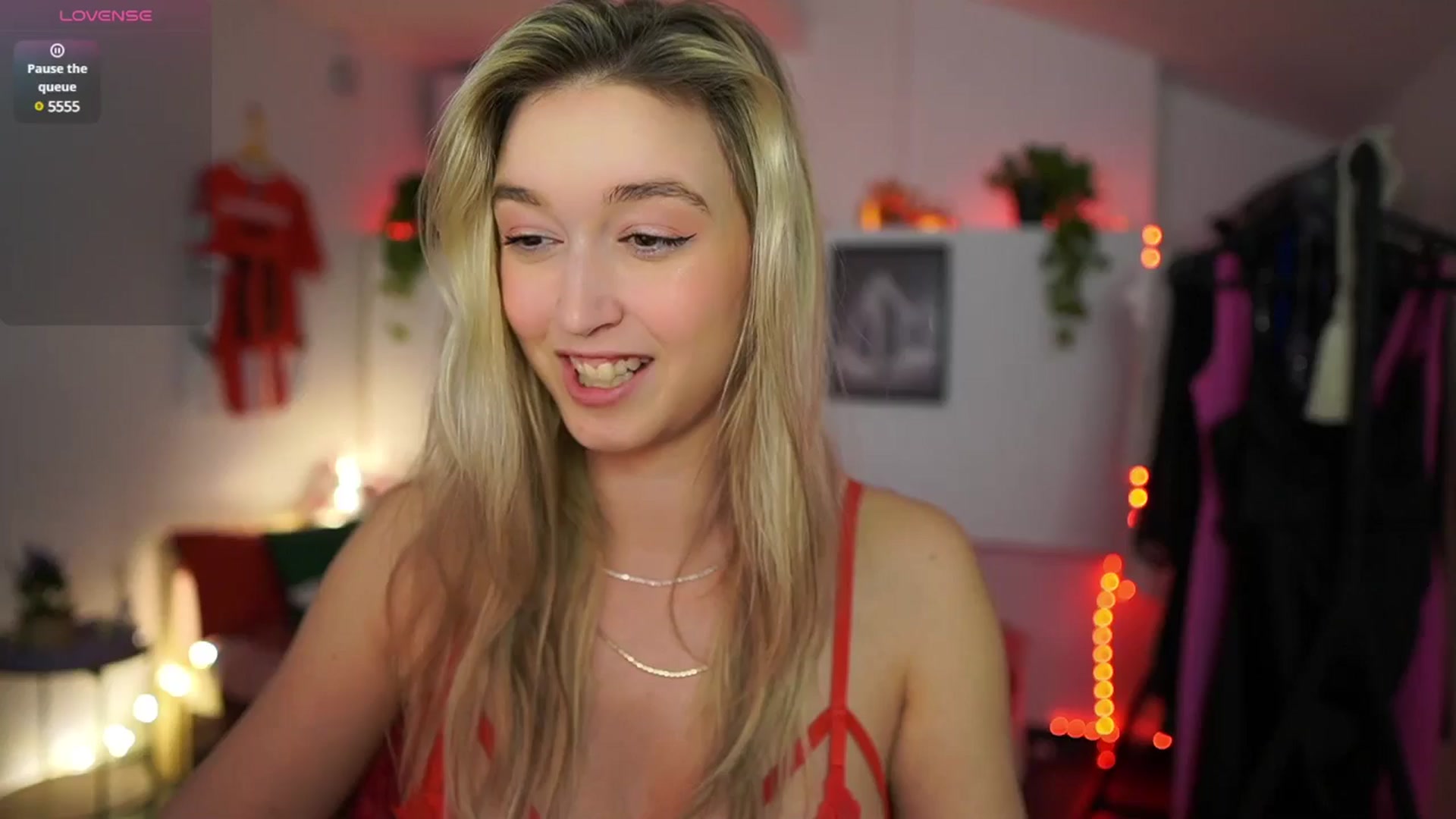 Gallery image thumbnail from Alexis__Texas's myfreecams stream on, 02/08/2025, 22:10 image 12 of 20