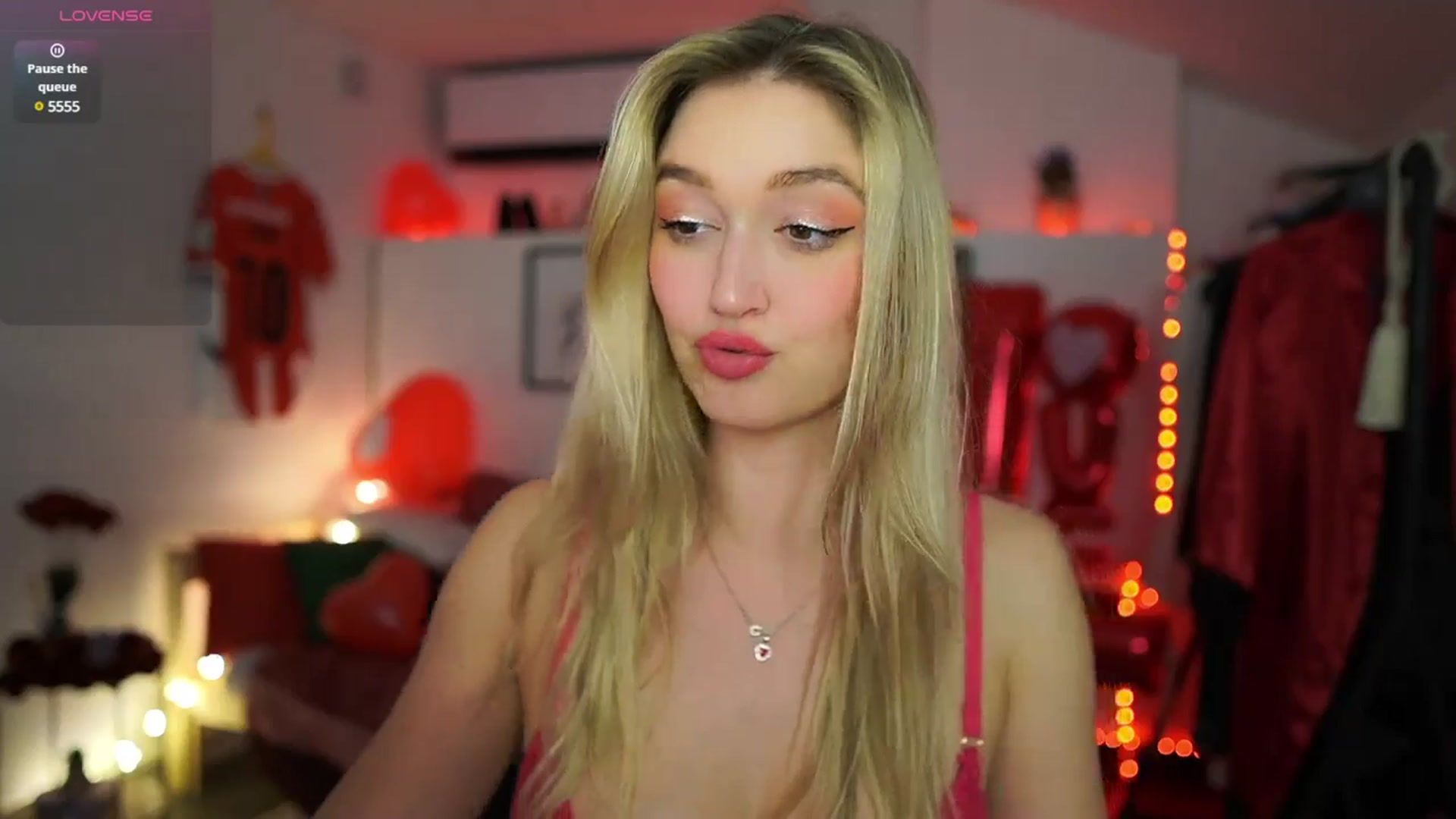 Gallery image thumbnail from Alexis__Texas's myfreecams stream on, 02/15/2025, 24:07 image 9 of 20