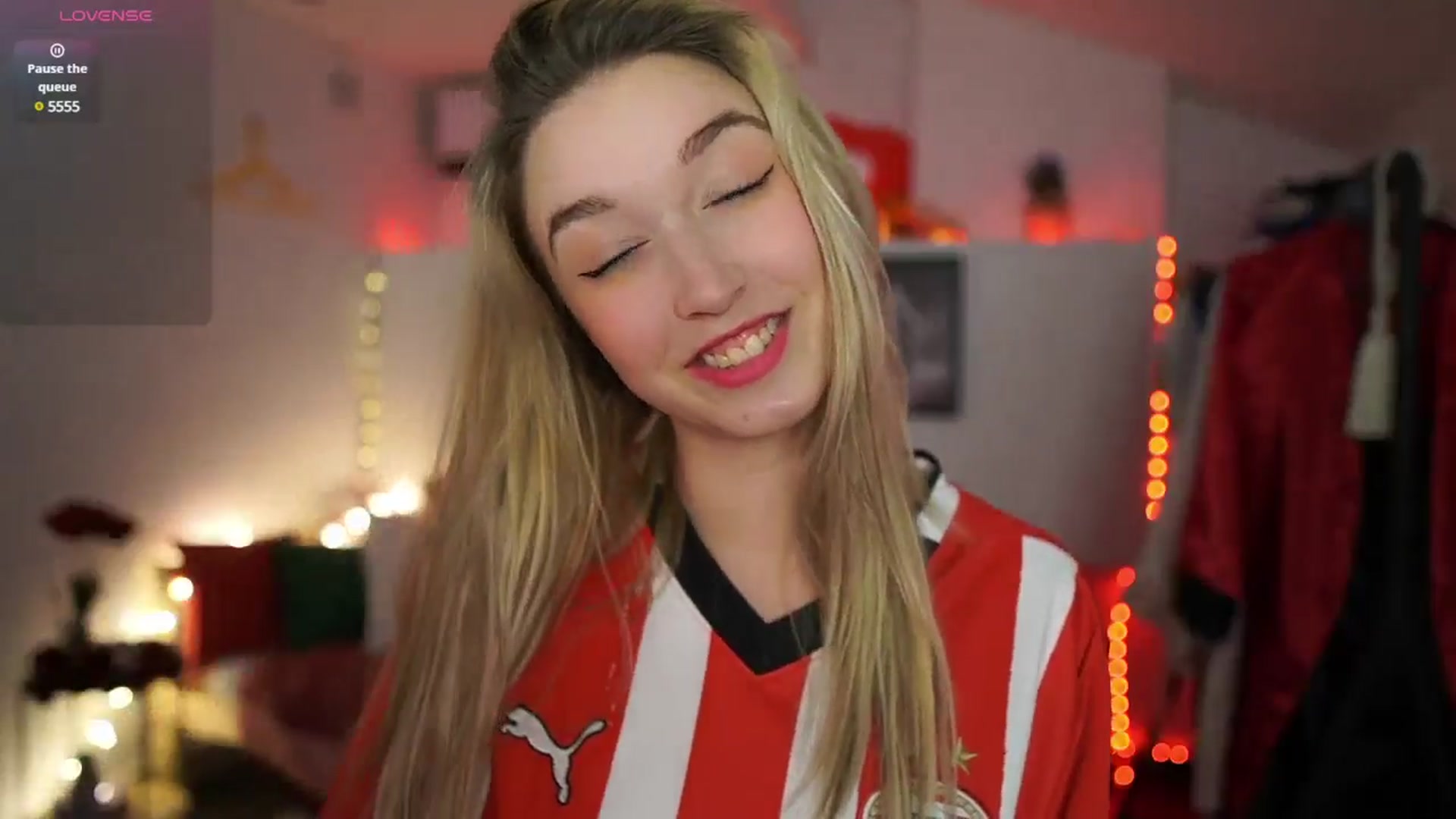 Gallery image thumbnail from Alexis__Texas's myfreecams stream on, 02/19/2025, 22:22 image 2 of 20
