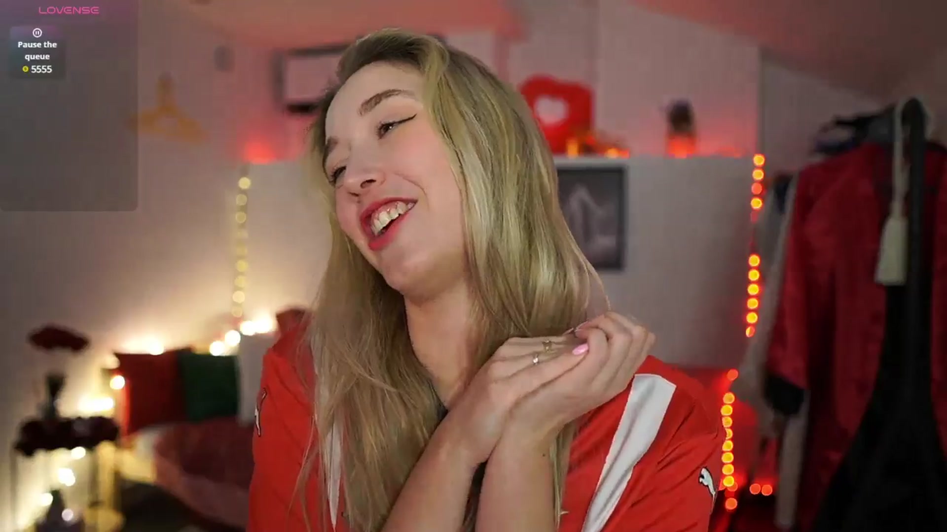 Gallery image thumbnail from Alexis__Texas's myfreecams stream on, 02/19/2025, 22:22 image 12 of 20