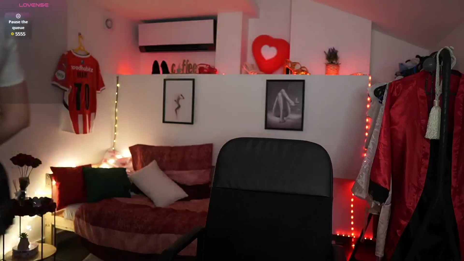 Gallery image thumbnail from Alexis__Texas's myfreecams stream on, 02/21/2025, 22:26 image 7 of 20