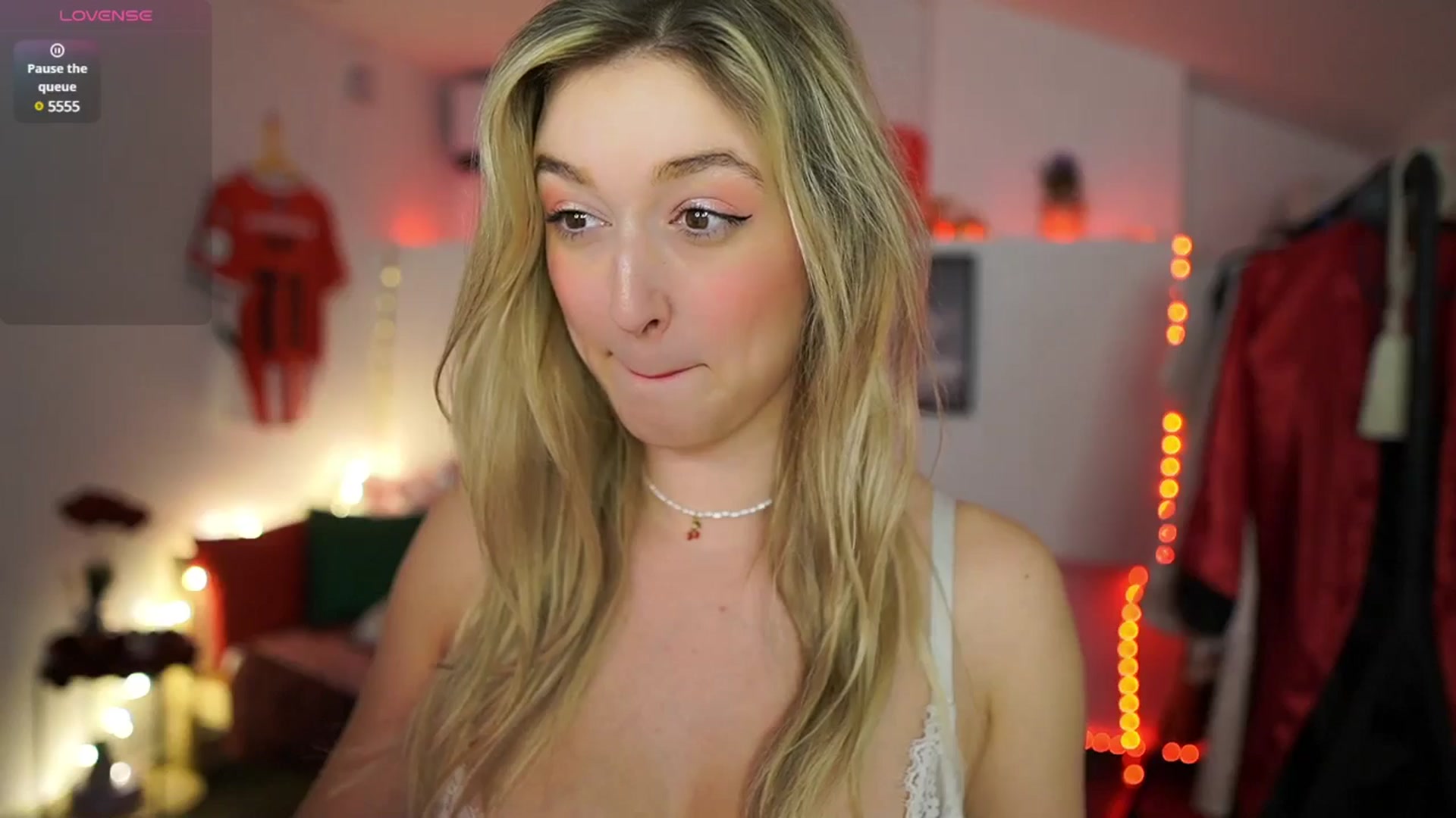 Gallery image thumbnail from Alexis__Texas's myfreecams stream on, 02/22/2025, 16:51 image 19 of 20