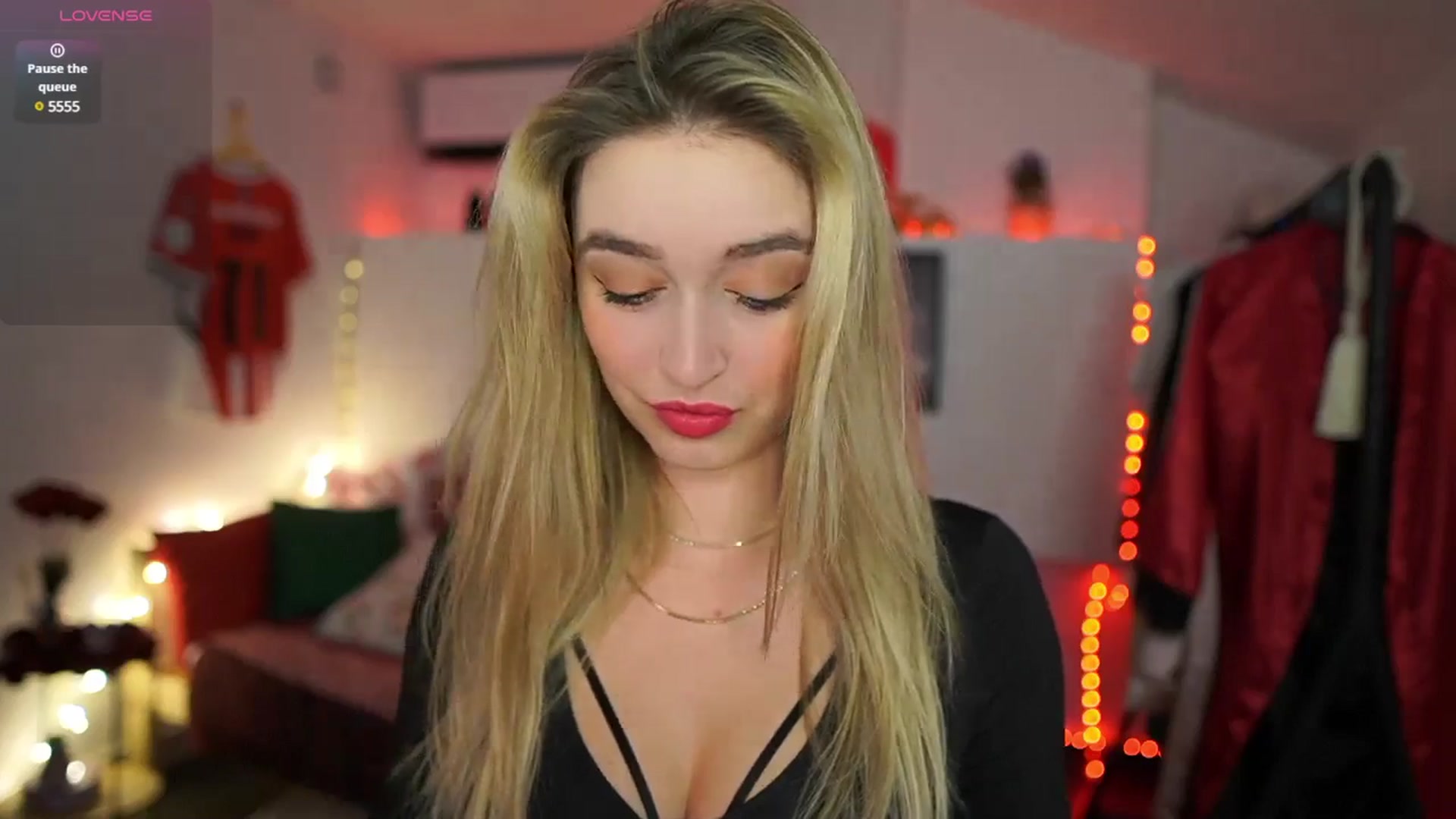 Gallery image thumbnail from Alexis__Texas's myfreecams stream on, 02/25/2025, 19:46 image 15 of 20