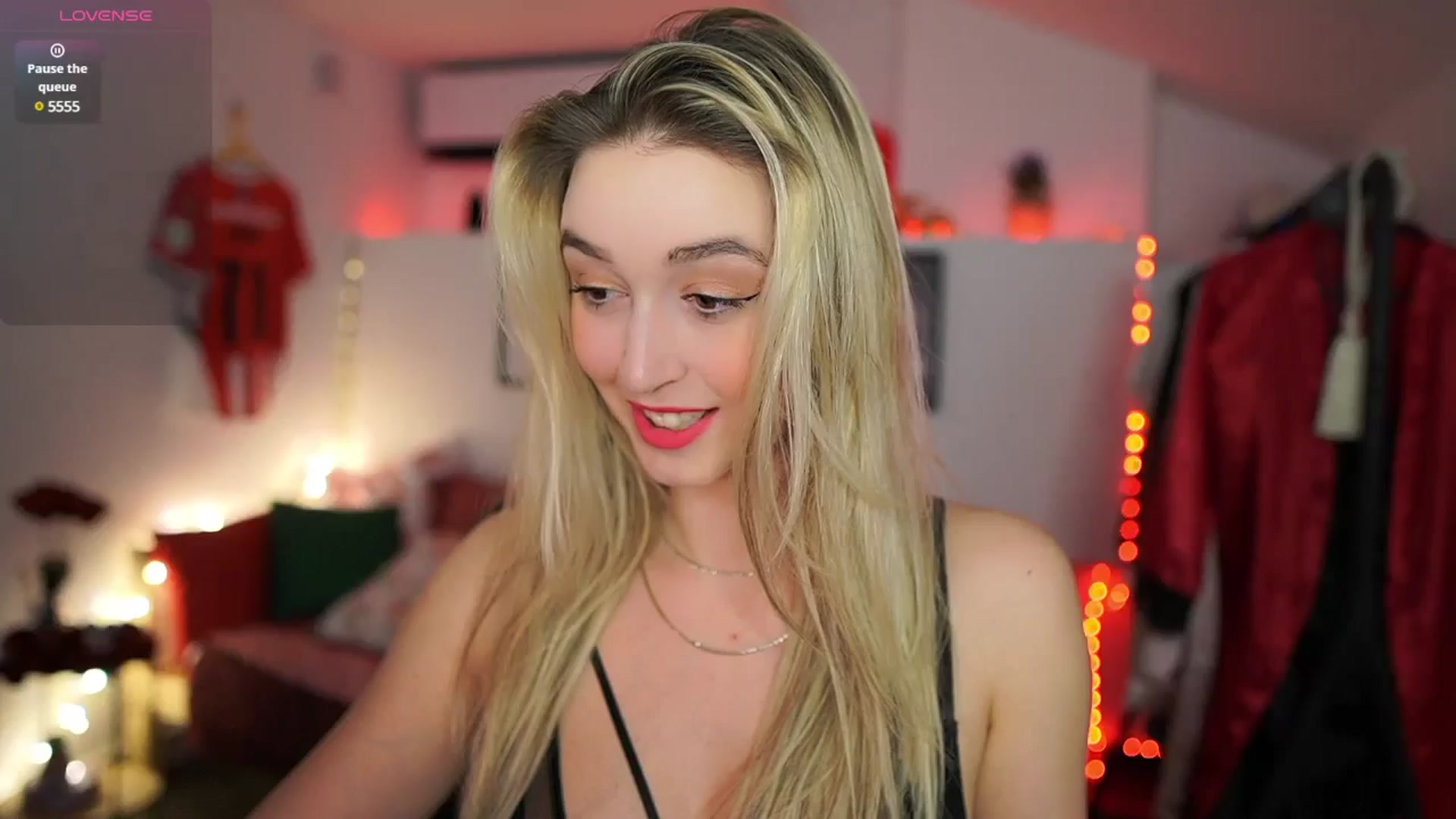 Gallery image thumbnail from Alexis__Texas's myfreecams stream on, 02/26/2025, 24:15 image 2 of 20