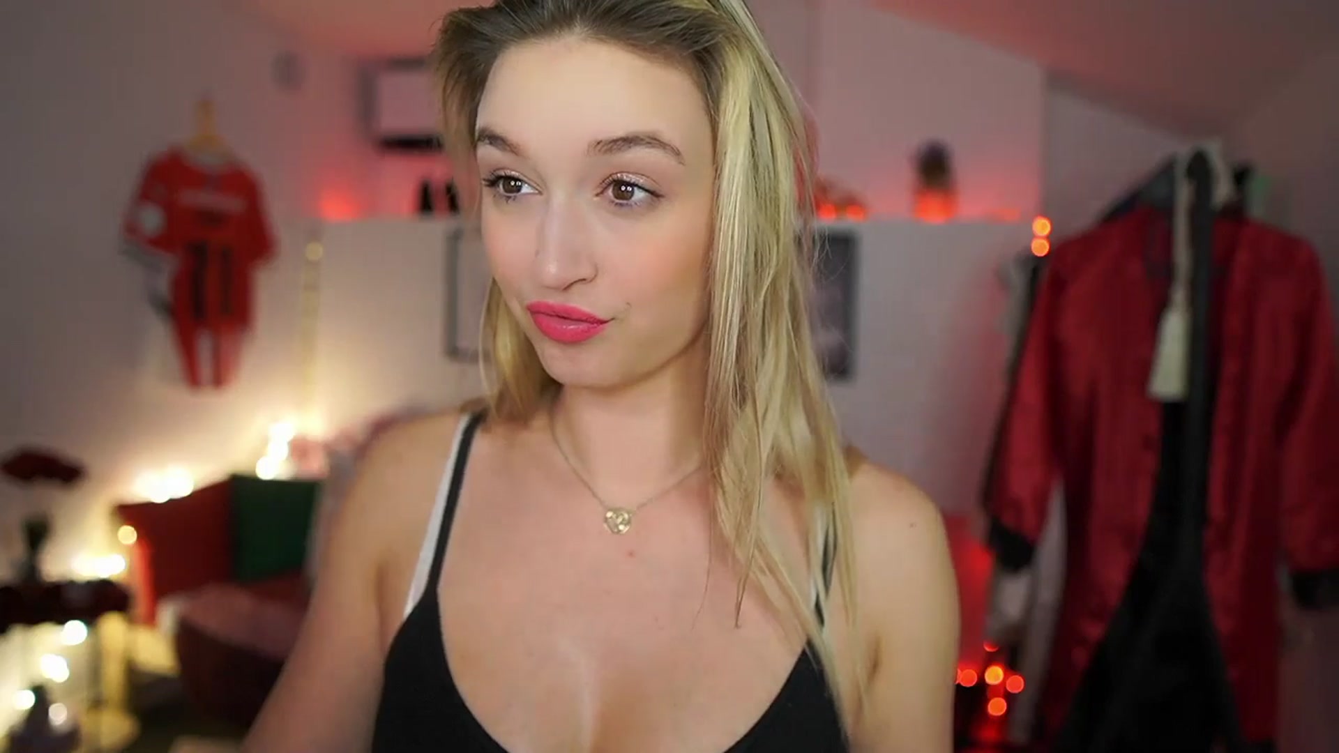 Gallery image thumbnail from Alexis__Texas's myfreecams stream on, 02/26/2025, 22:47 image 7 of 20